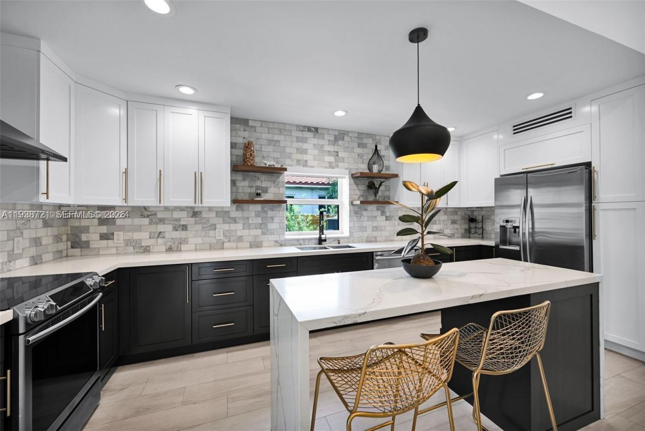 7531 Miami View Dr, North Bay Village, FL 33141 Photo