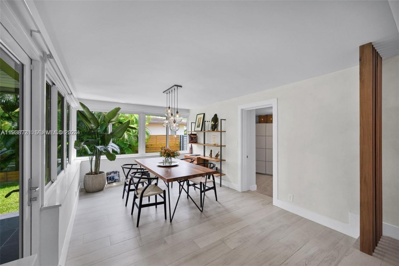 7531 Miami View Dr, North Bay Village, FL 33141 Photo