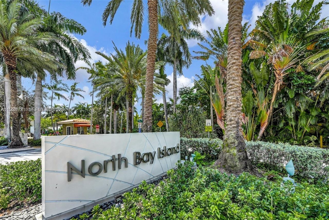 7531 Miami View Dr, North Bay Village, FL 33141 Photo