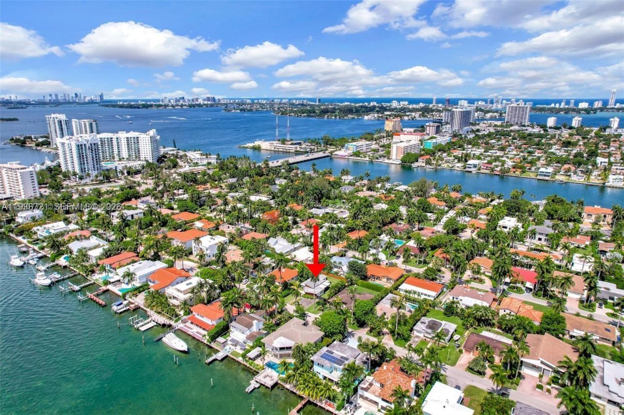 7531 Miami View Dr, North Bay Village, FL 33141 Photo