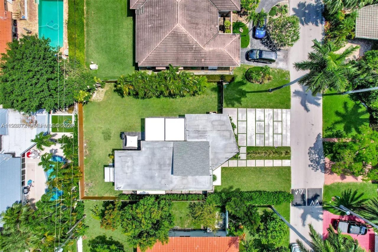 7531 Miami View Dr, North Bay Village, FL 33141 Photo