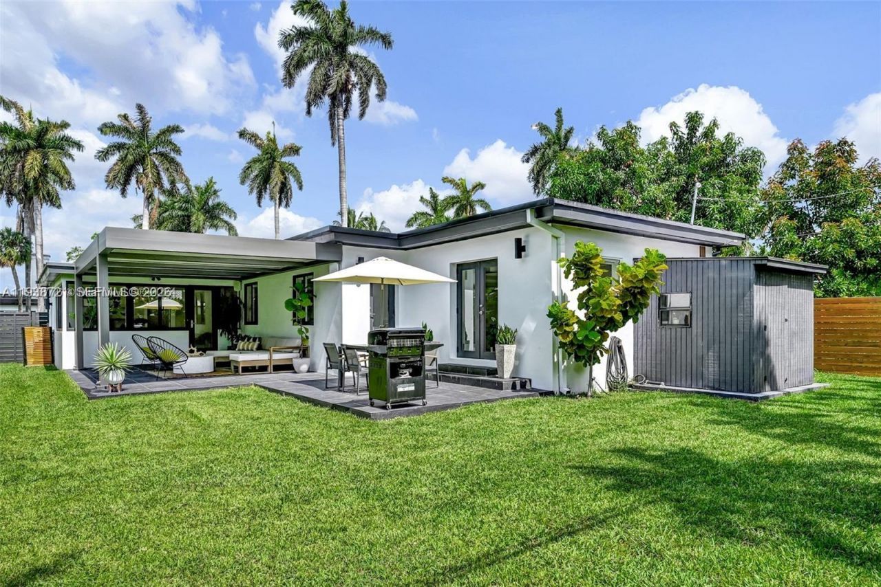 7531 Miami View Dr, North Bay Village, FL 33141 Photo