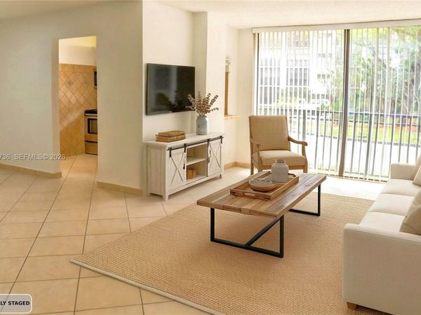 16919 N Bay Rd, Unit 118, Sunny Isles Beach, FL 33160