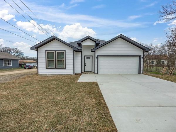 108 N Couch Street, Italy, TX 76651