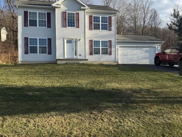 31 Saratoga Street, Hoosick Falls, NY 12090