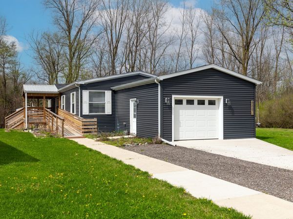 680 N Gallery Drive, Eaton Rapids, MI 48827