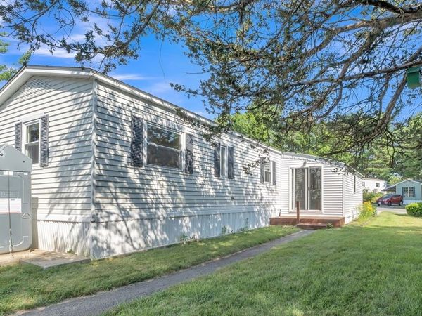 43 Park Ave, Sturbridge, MA 01566