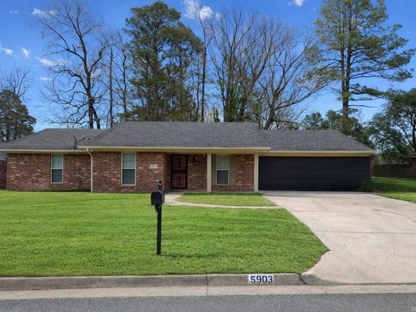5903 Hampton Parkway, Pine Bluff, AR 71603