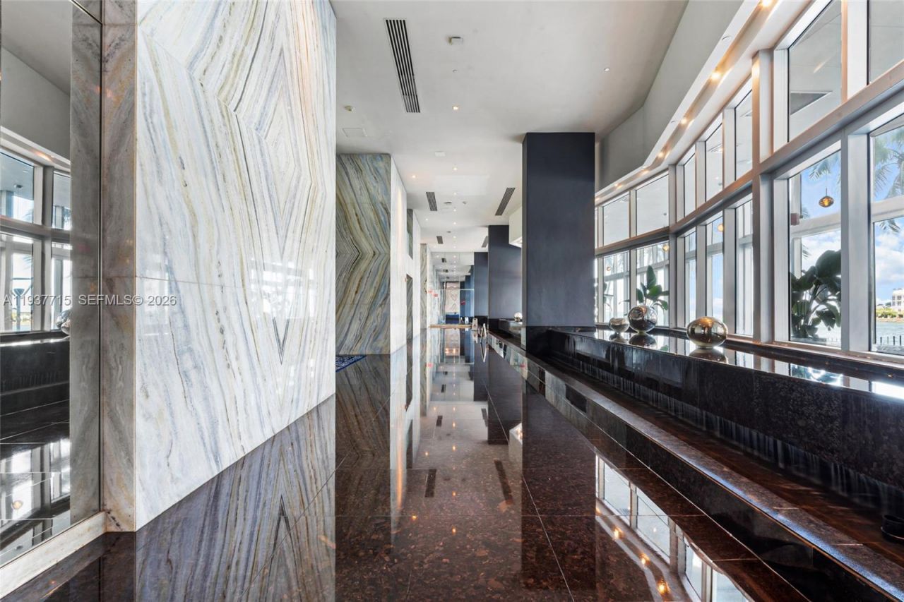 335 S Biscayne Blvd , Unit 908, Miami, FL 33131 Photo