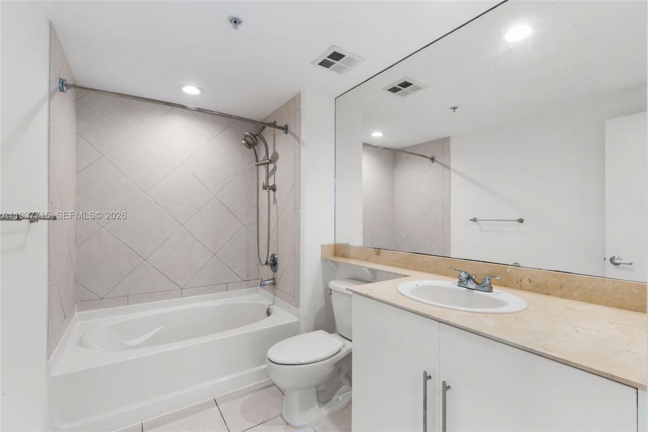 335 S Biscayne Blvd , Unit 908, Miami, FL 33131 Photo