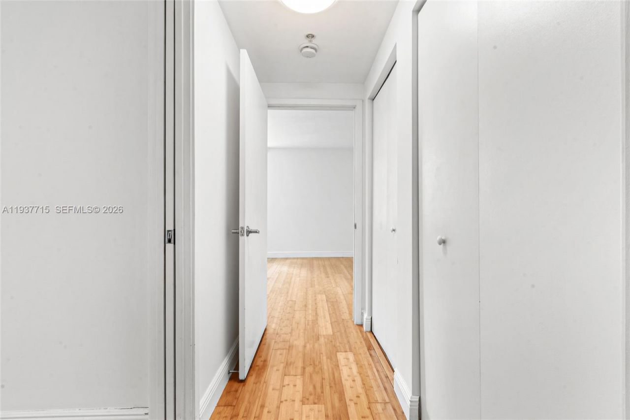 335 S Biscayne Blvd , Unit 908, Miami, FL 33131 Photo