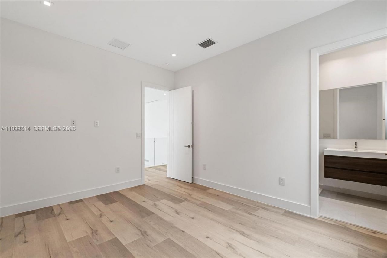 10536 NW 67th Ter , Unit 10536, Doral, FL 33178 Photo