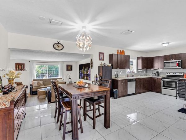 1522 NE 148th St , Miami, FL 33161