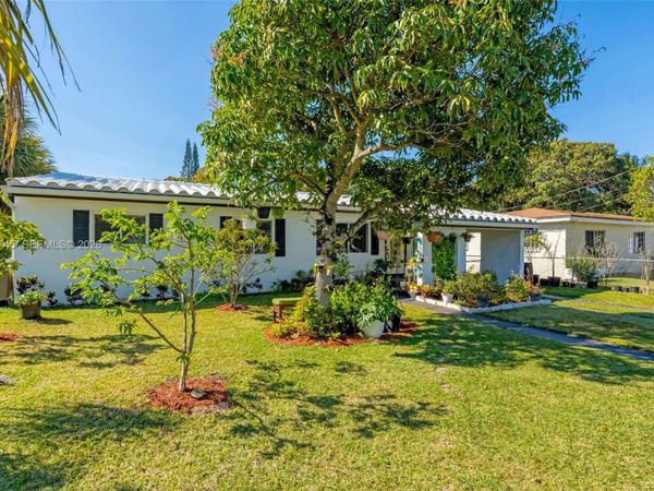 1522 NE 148th St , Miami, FL 33161