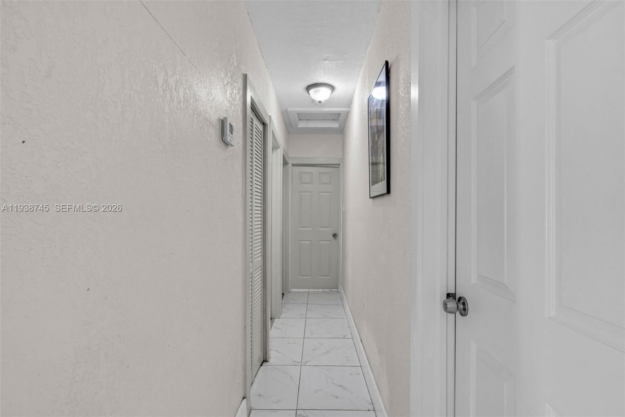 1522 NE 148th St, Miami, FL 33161 Photo