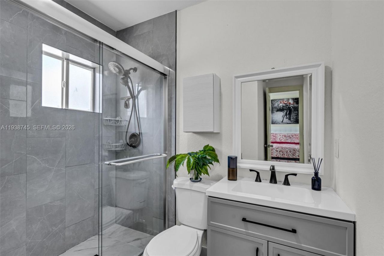 1522 NE 148th St , Miami, FL 33161 Photo