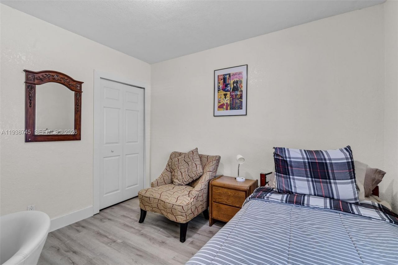 1522 NE 148th St , Miami, FL 33161 Photo