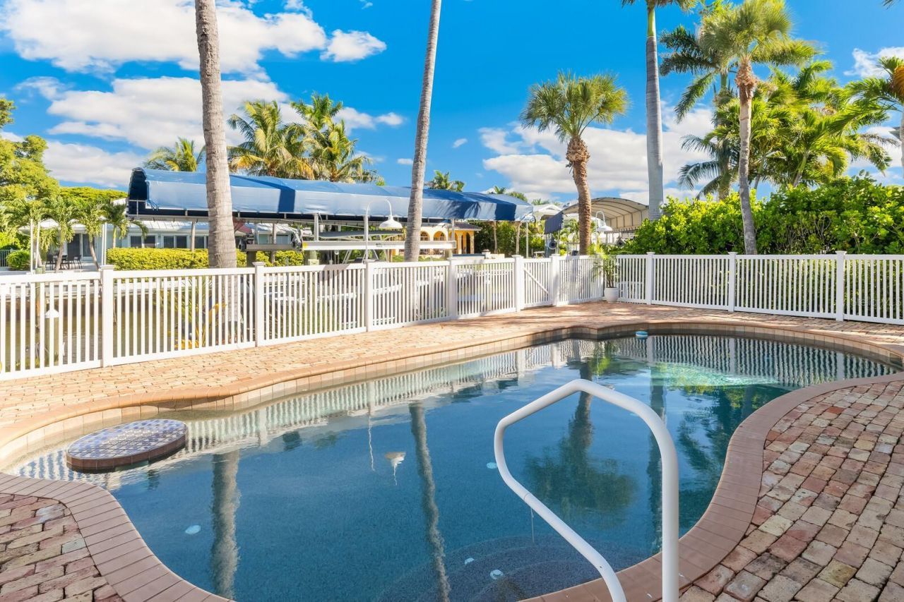 161 1st Street E, Boca Grande, FL 33921 Photo