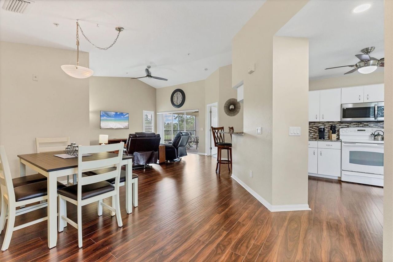 803 Montrose Drive, Unit 201, Venice, FL 34293 Photo