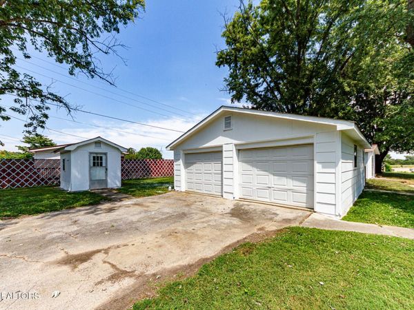 1926 Princeton Rd, Maryville, TN 37801