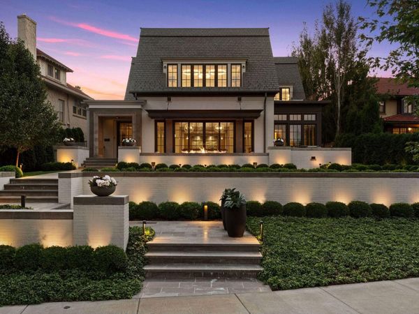 2552 W Lake Of The Isles Parkway, Minneapolis, MN 55405