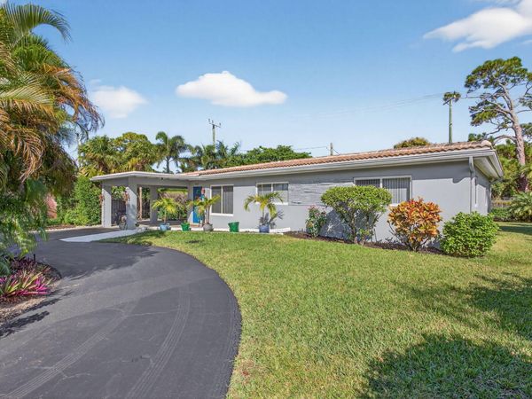 425 SW 10th Street, Pompano Beach, FL 33060
