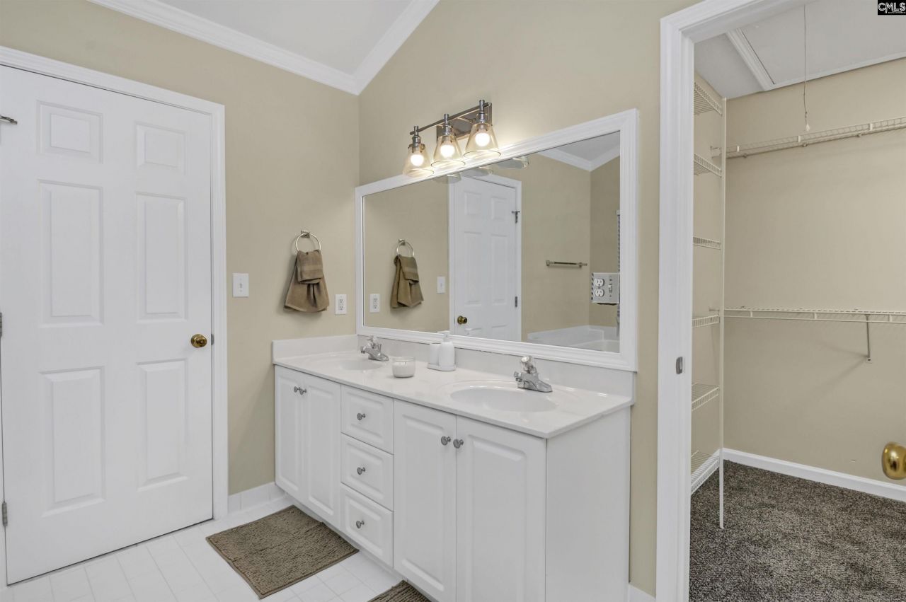 10 Maple Tree Court Photo 16