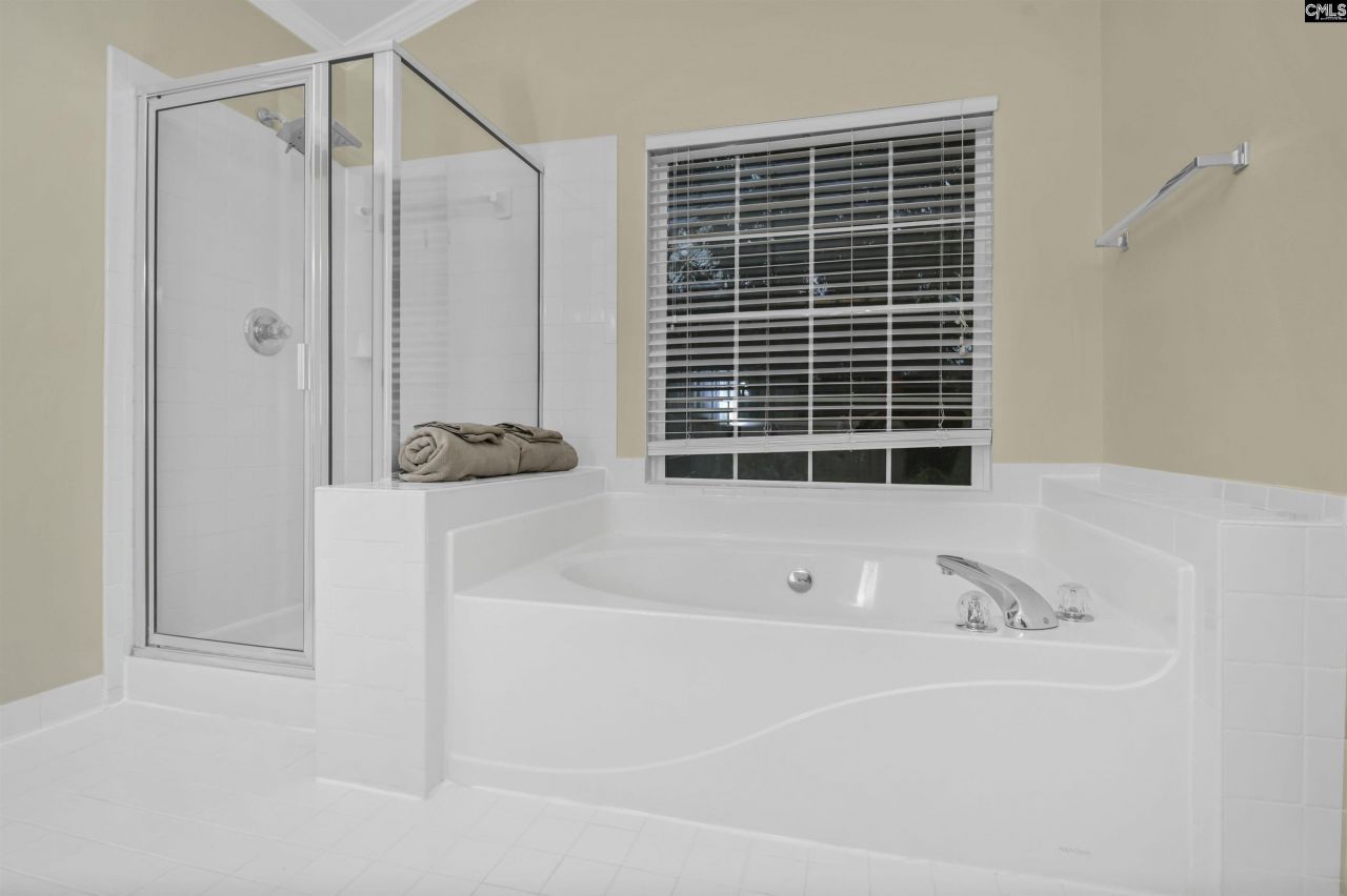 10 Maple Tree Court Photo 17