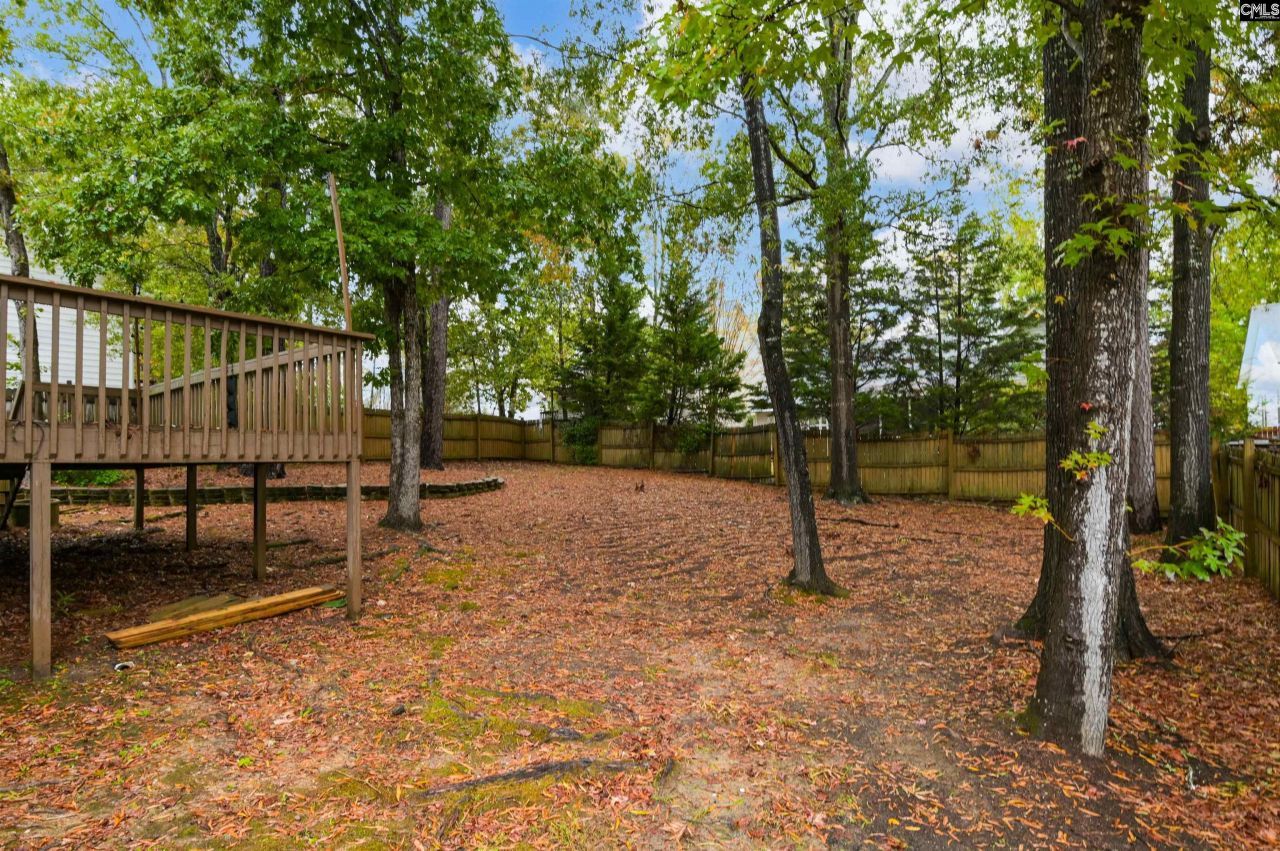 10 Maple Tree Court Photo 24