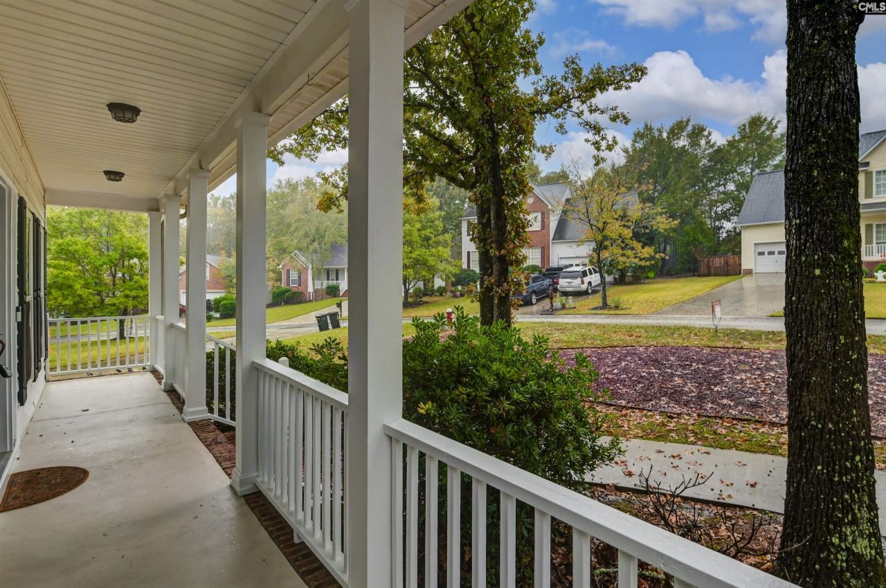 10 Maple Tree Court Photo 3