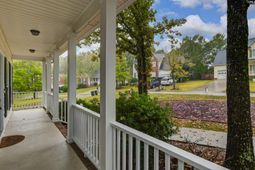 10 Maple Tree Court photo 4