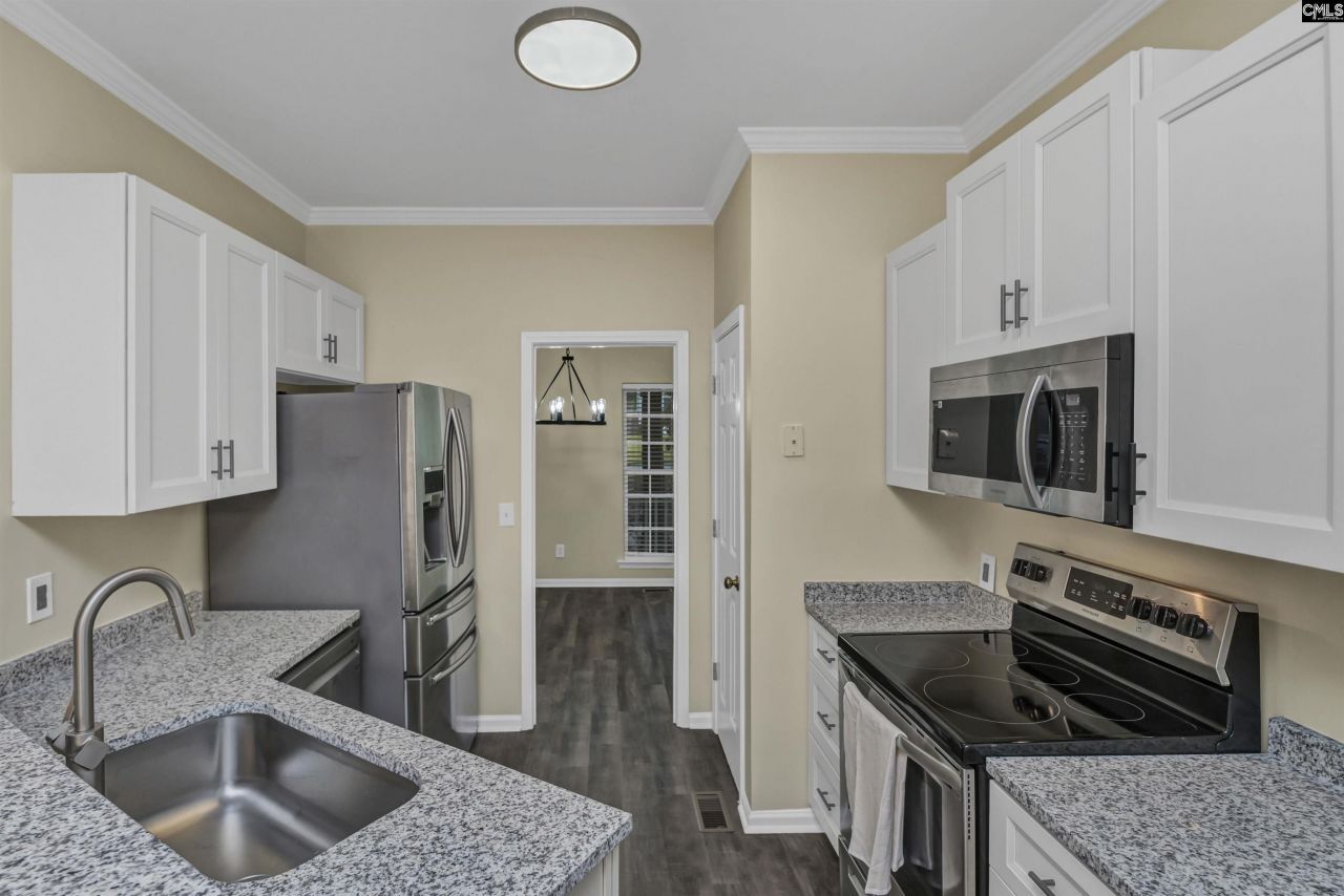 10 Maple Tree Court Photo 7