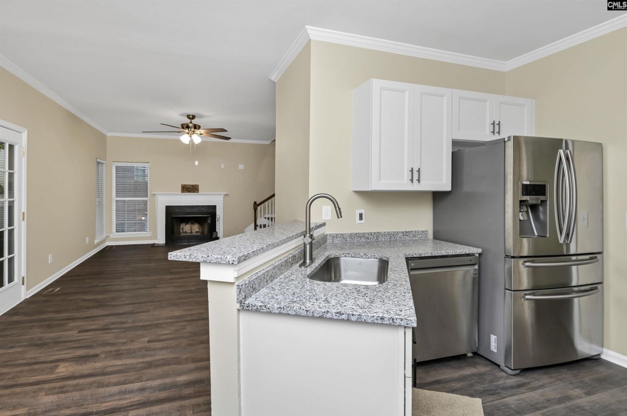 10 Maple Tree Court Photo 8