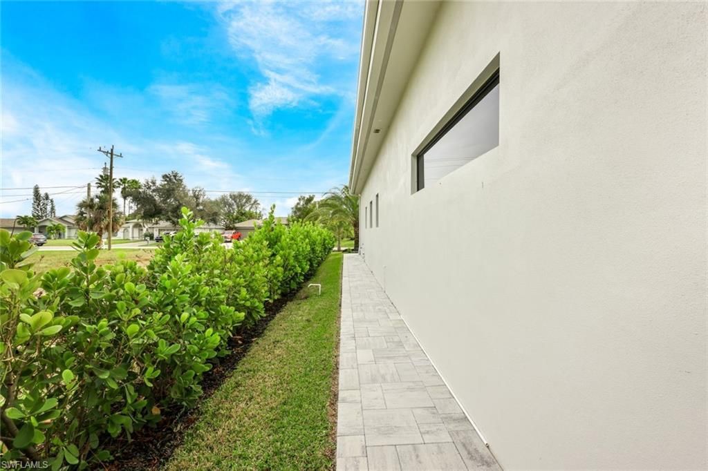 215 SE 28th Ter, Cape Coral, FL 33904 Photo