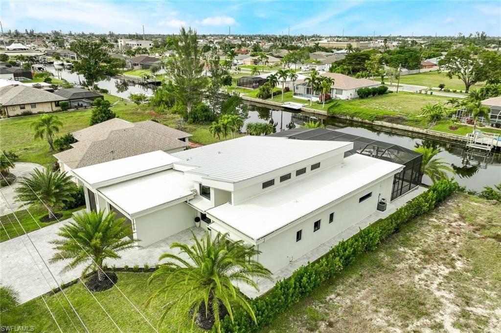 215 SE 28th Ter, Cape Coral, FL 33904 Photo