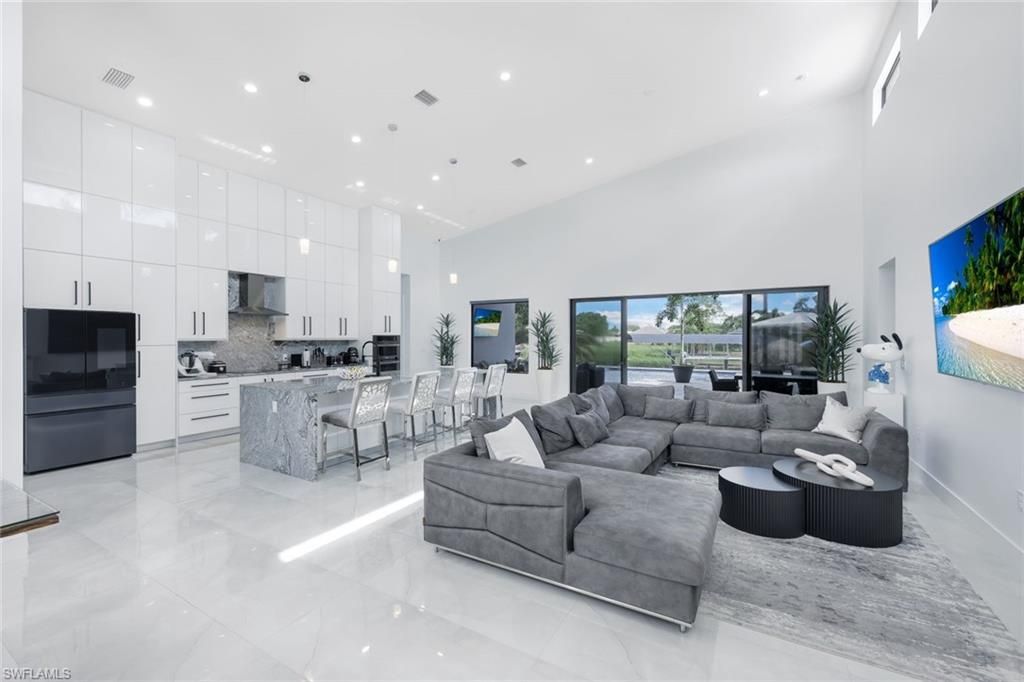 215 SE 28th Ter, Cape Coral, FL 33904 Photo