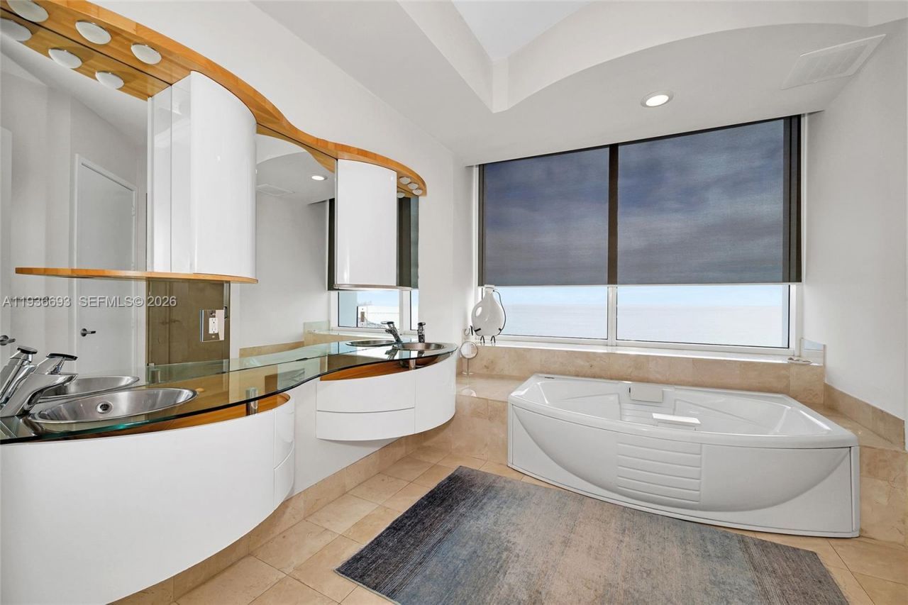 18101 Collins Ave , Unit 1609, Sunny Isles Beach, FL 33160 Photo