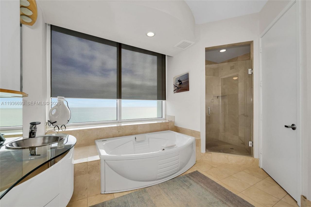 18101 Collins Ave , Unit 1609, Sunny Isles Beach, FL 33160 Photo