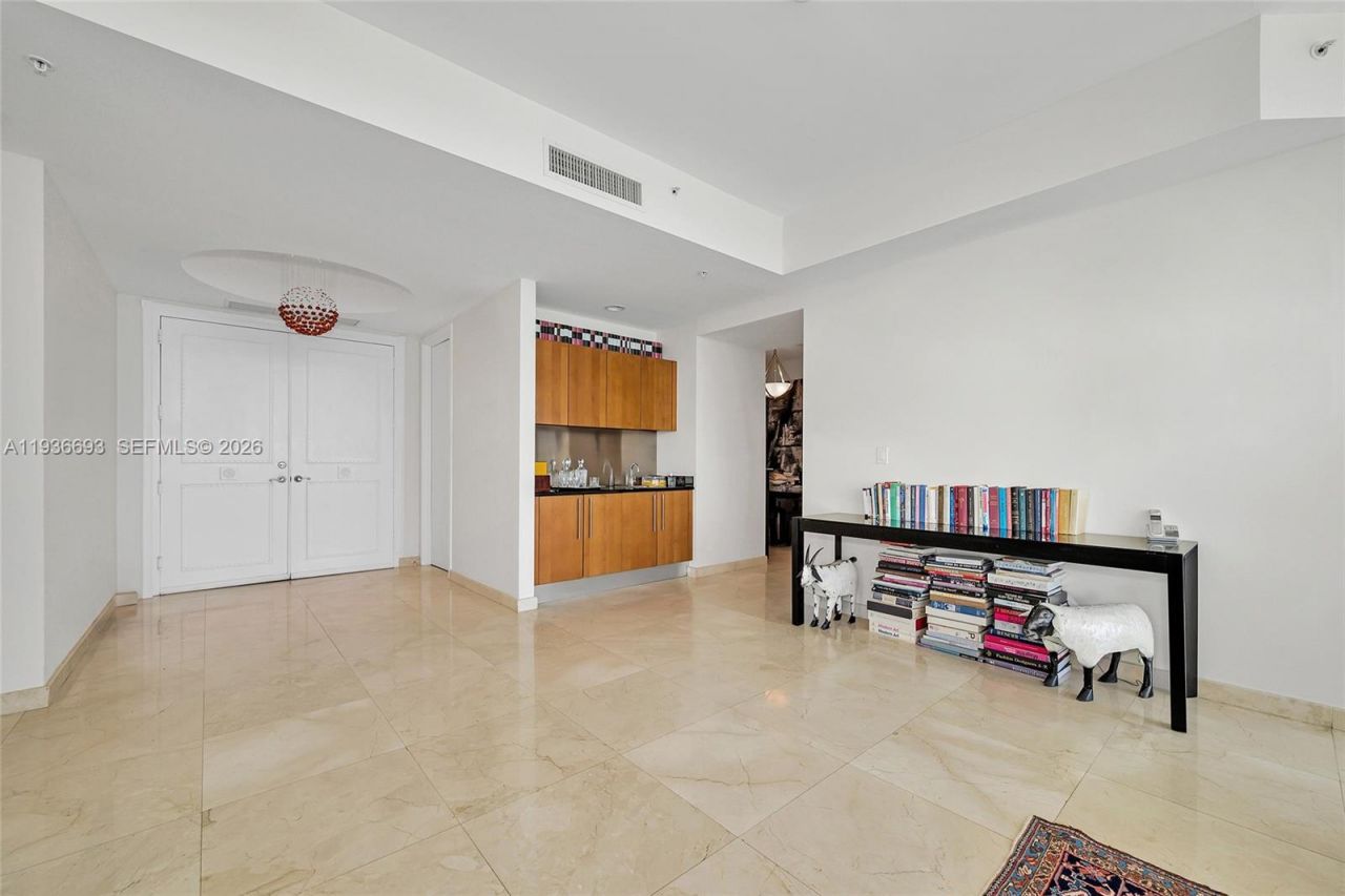 18101 Collins Ave , Unit 1609, Sunny Isles Beach, FL 33160 Photo