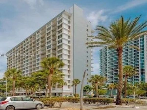 1865 79th St Cswy , Unit 15N, North Bay Village, FL 33141