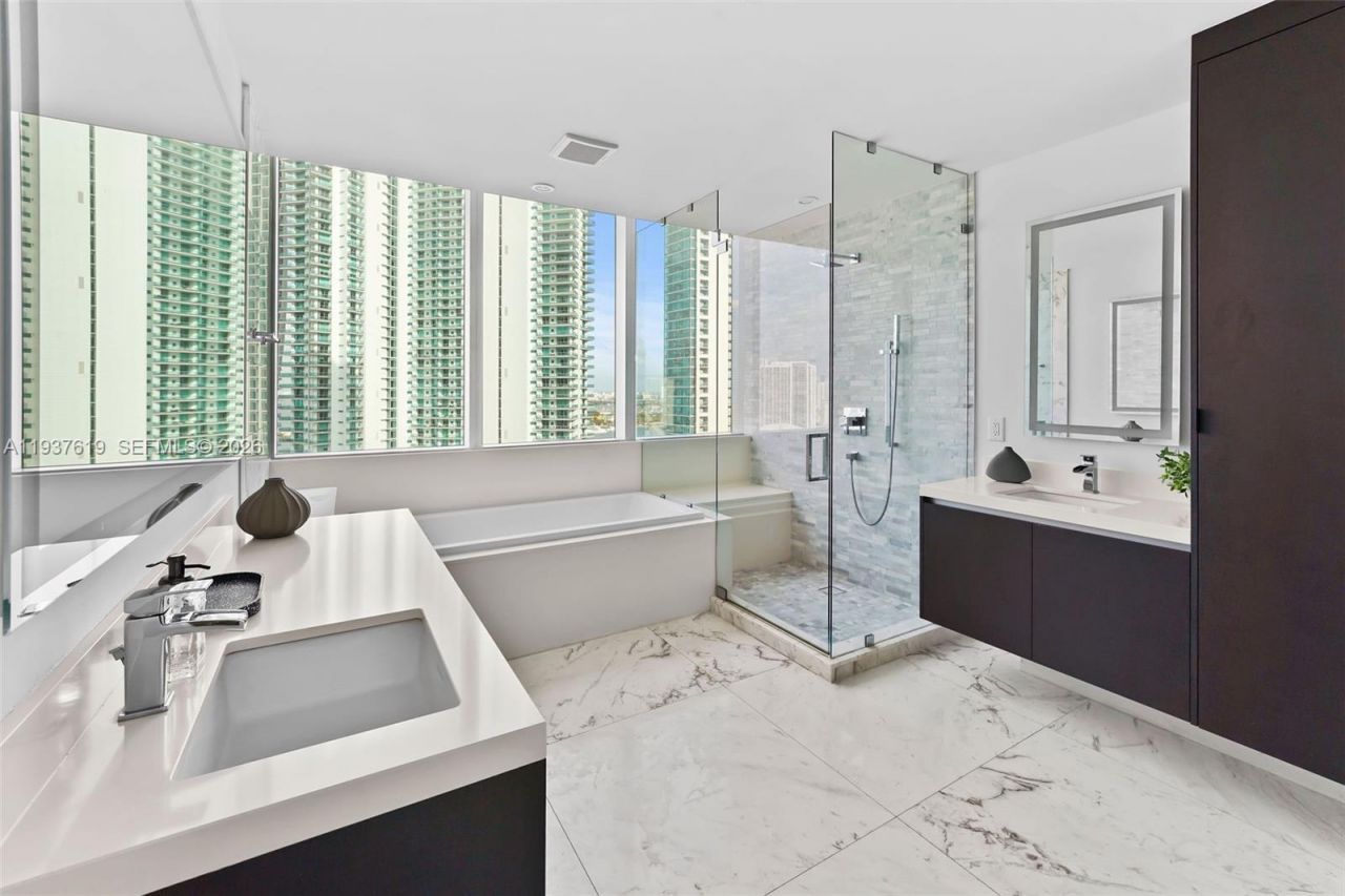 851 NE 1st Avenue, Unit 2601, Miami, FL 33132 Photo