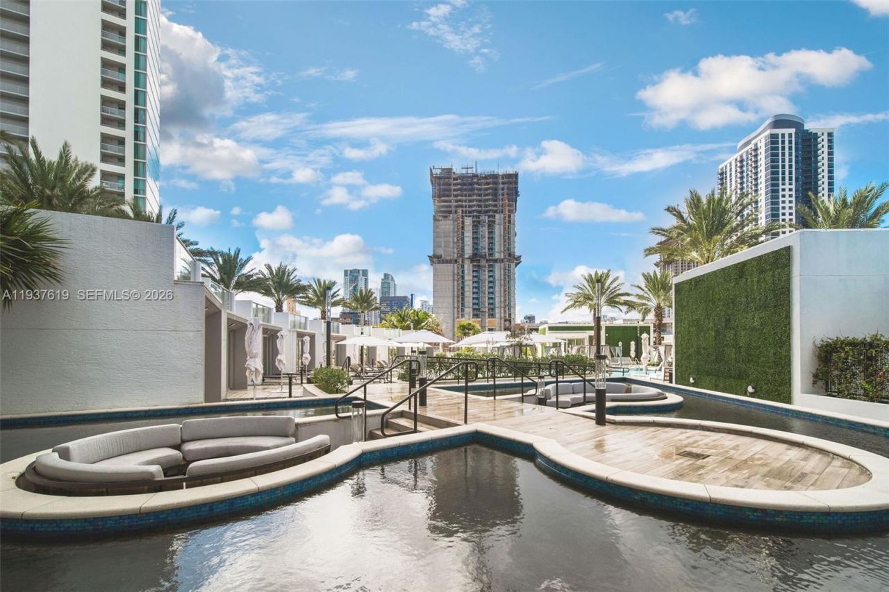 851 NE 1st Avenue, Unit 2601, Miami, FL 33132 Photo