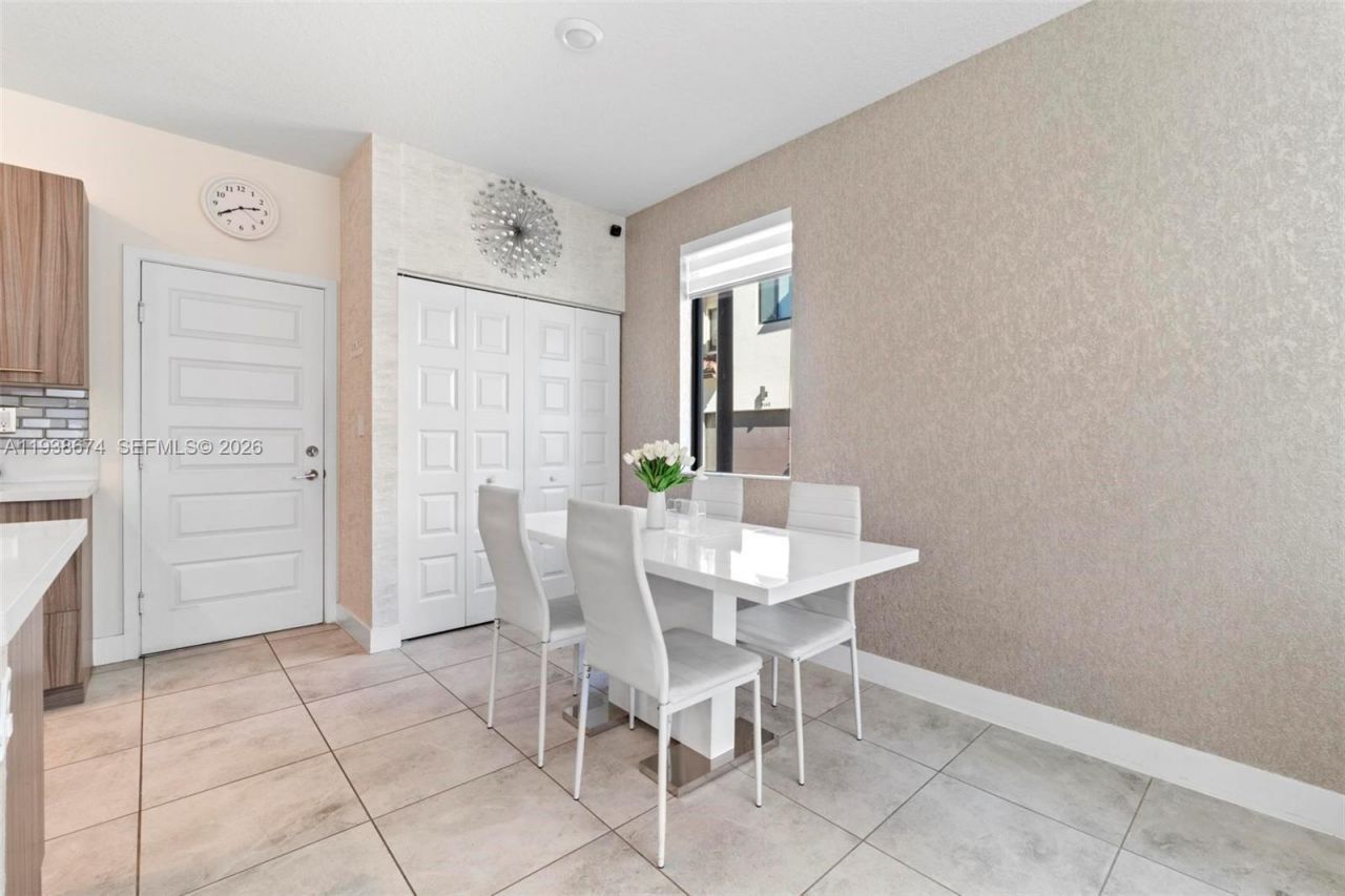 8367 Central Park Blvd, Unit 8367, Doral, FL 33166 Photo