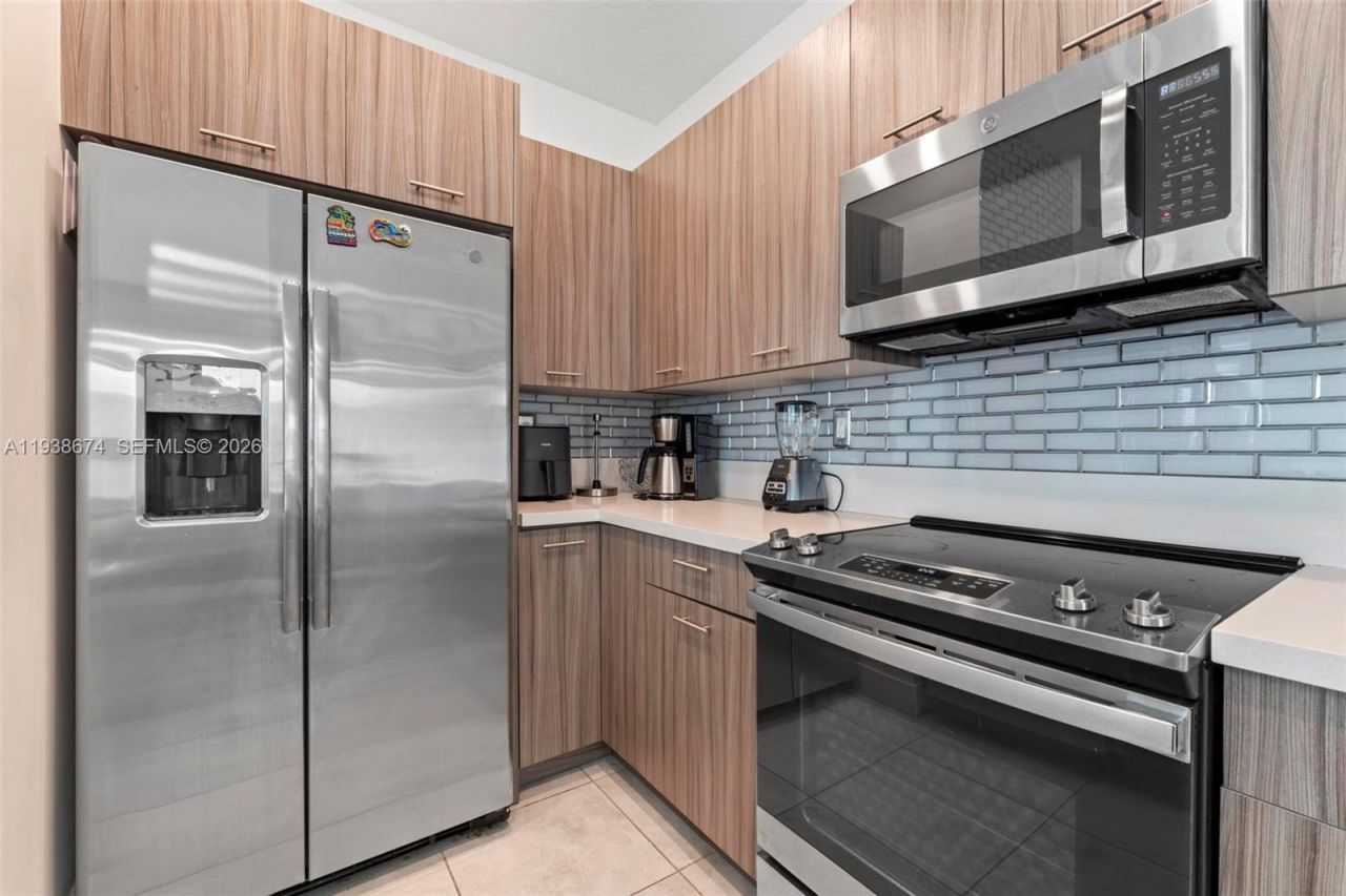 8367 Central Park Blvd, Unit 8367, Doral, FL 33166 Photo