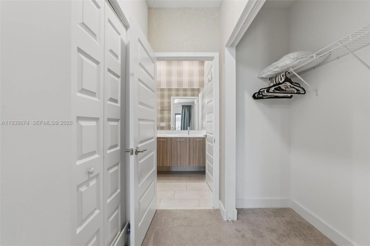 8367 Central Park Blvd, Unit 8367, Doral, FL 33166 Photo