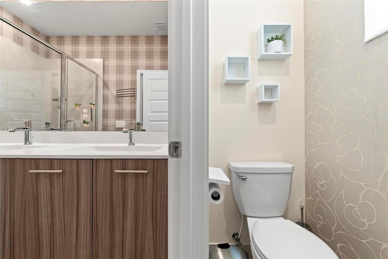 8367 Central Park Blvd, Unit 8367, Doral, FL 33166 Photo