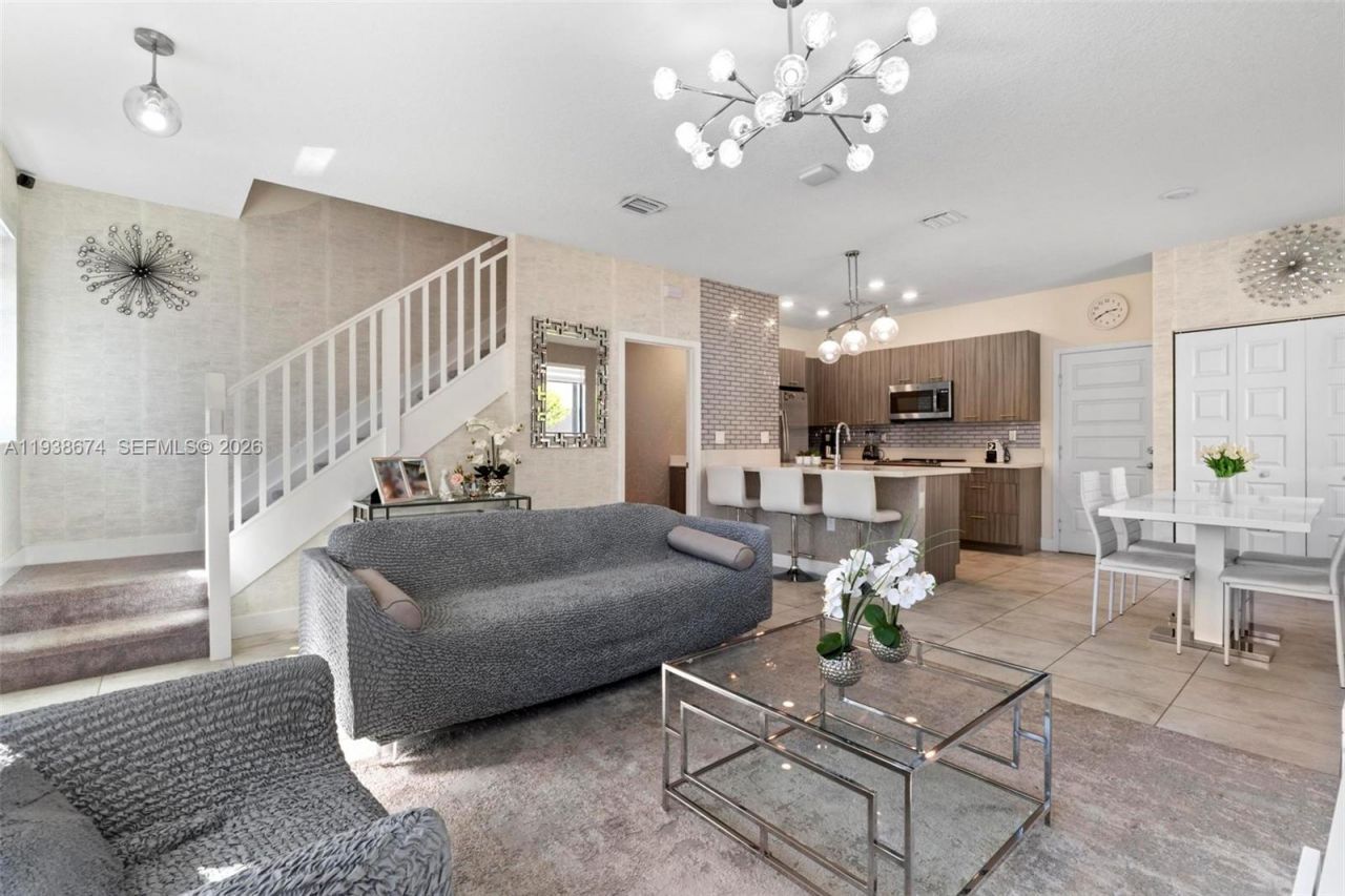 8367 Central Park Blvd, Unit 8367, Doral, FL 33166 Photo