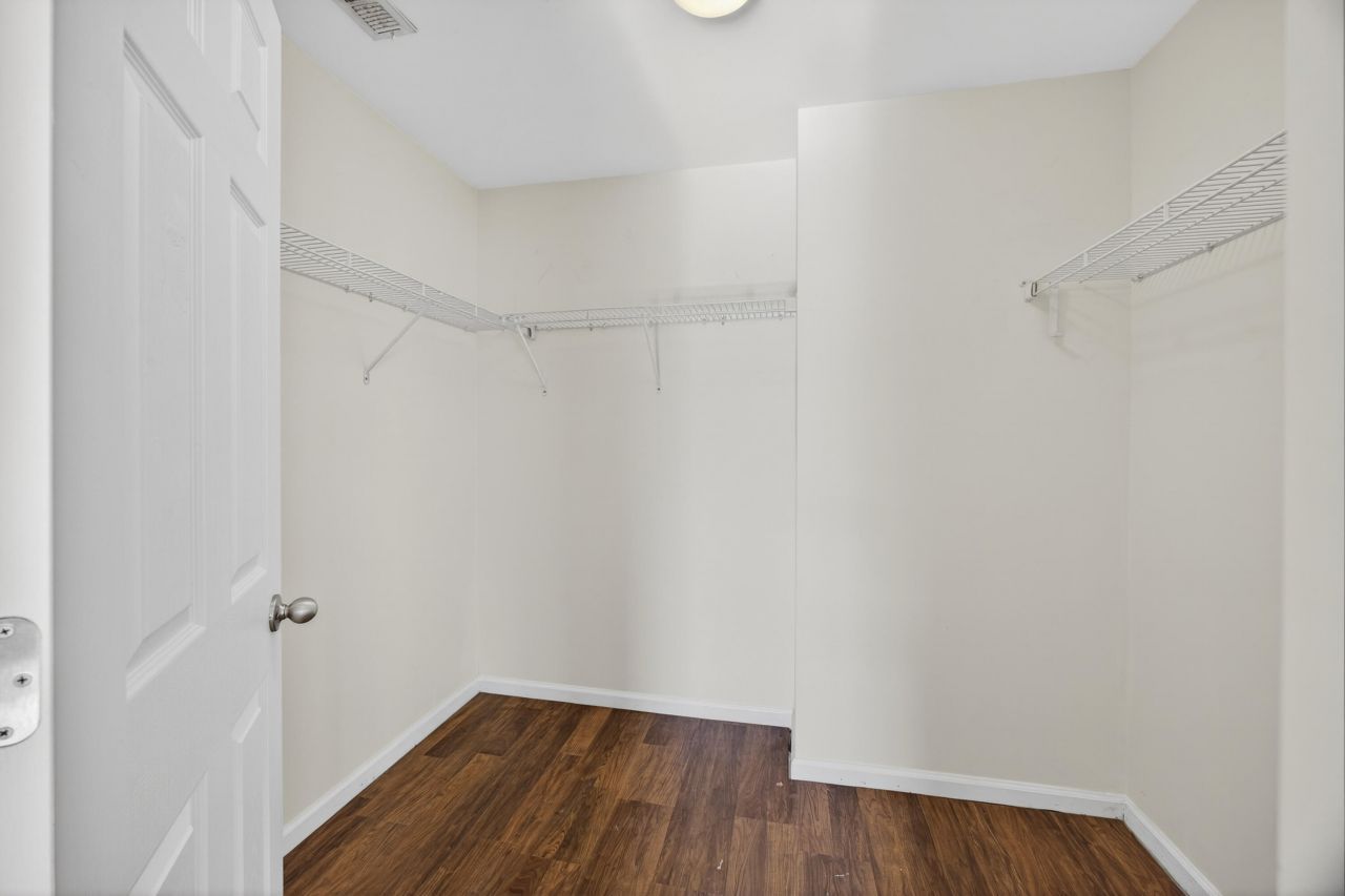 1509 Mandarin Court Photo 7