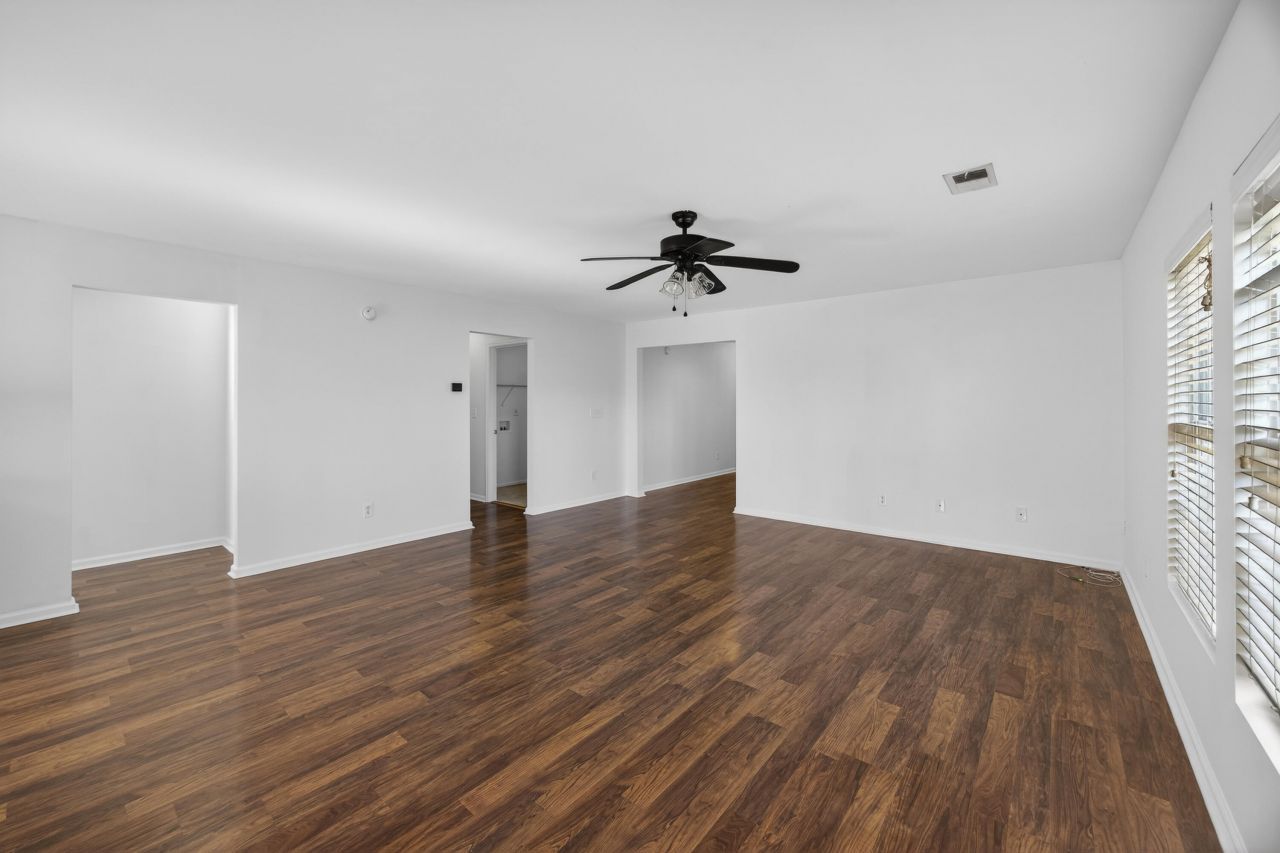 1509 Mandarin Court Photo 9