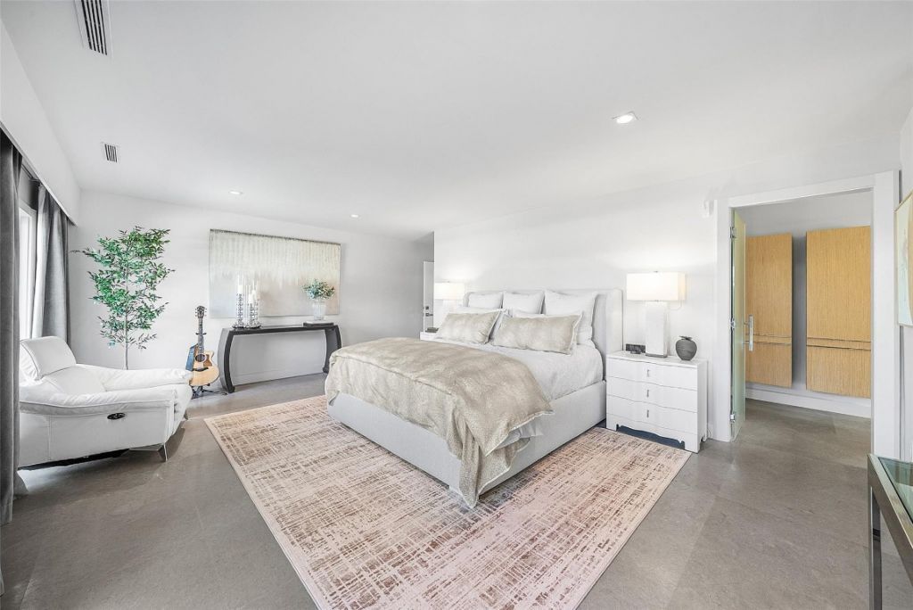 2855 NE 35th St, Fort Lauderdale, FL 33306 Photo